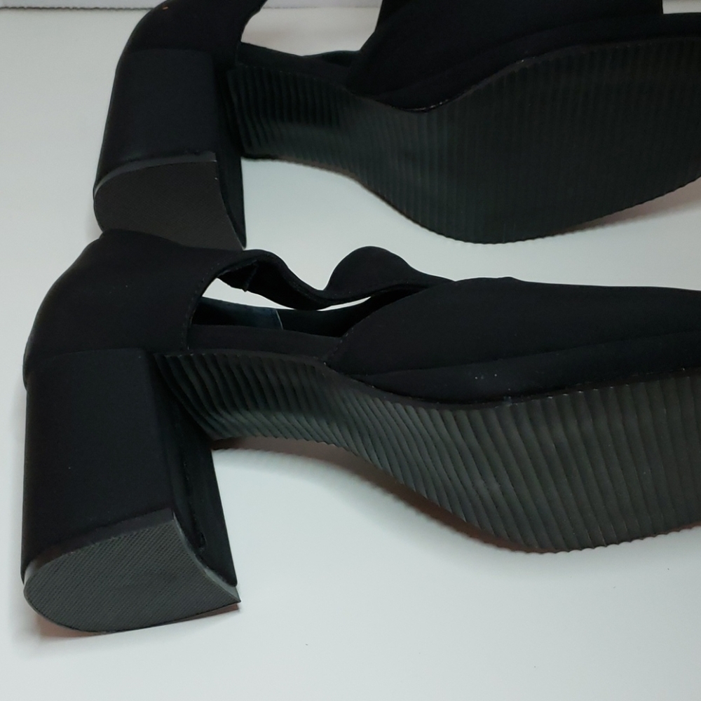 Shoes - Picture 3 of 6